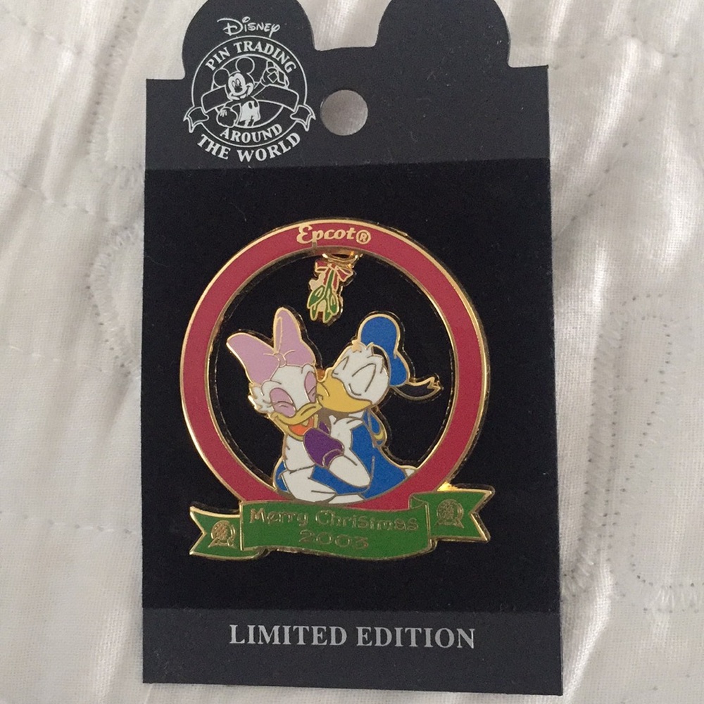New Disneyworld  Limited Edition Collectors Pin